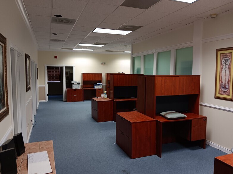 More Photos Of 1000 S Tamiami Trl, Venice Office For Sale