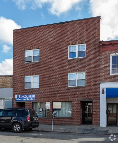More Photos Of 40-42 Weir St, Taunton Storefront Retail Residential For Lease