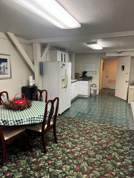 More Photos Of 711 W 17th St, Costa Mesa Light Manufacturing For Sale