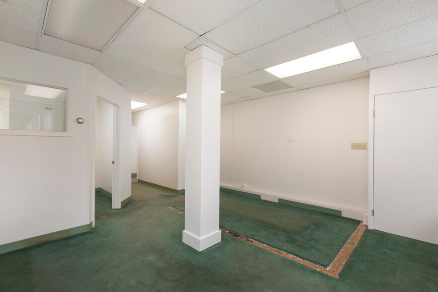 More Photos Of 3927-3929 Sacramento St, San Francisco Storefront Retail Residential For Sale