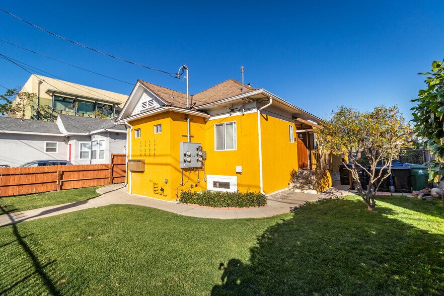 More Photos Of 1718 S New England St, Los Angeles Apartments For Sale