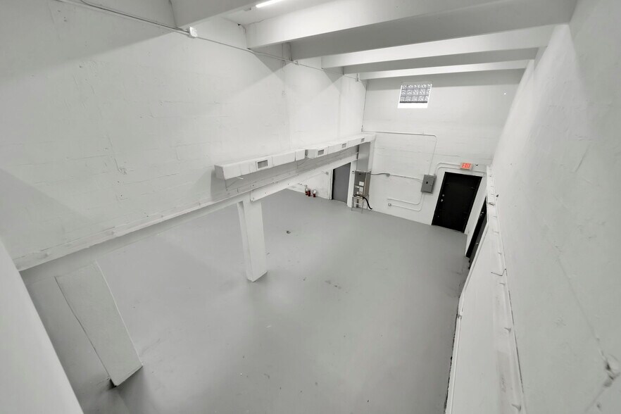More Photos Of 67 NW 166th St, North Miami Beach Warehouse For Sale