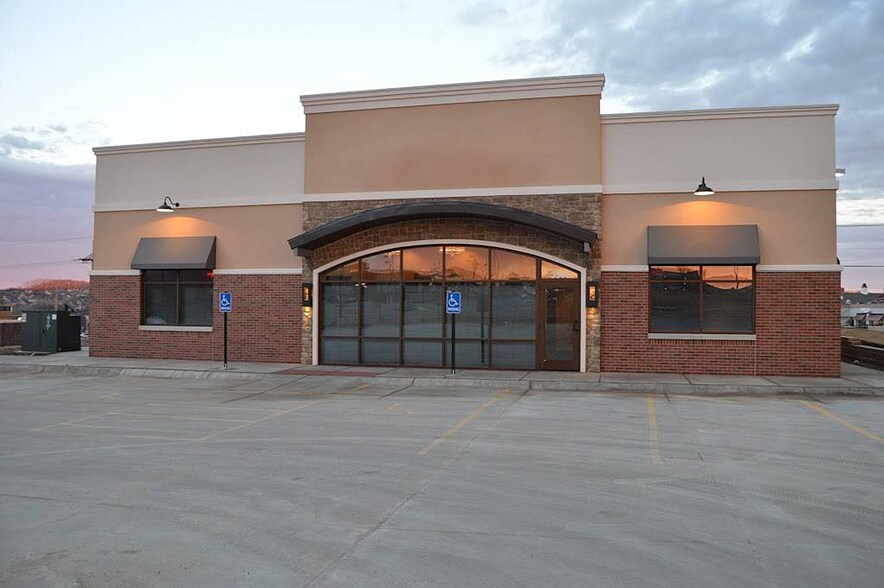 More Photos Of 3585 N 168th Ct, Omaha Medical For Lease