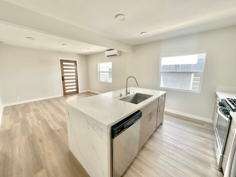 More Photos Of 825 Manhattan Ave, Hermosa Beach Apartments For Sale