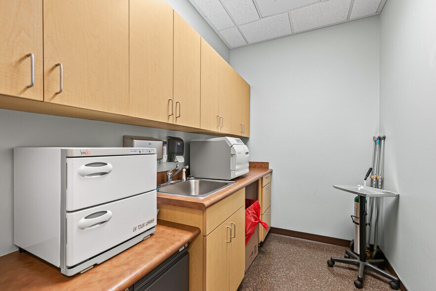 More Photos Of 3144 State St, Medford Healthcare For Lease