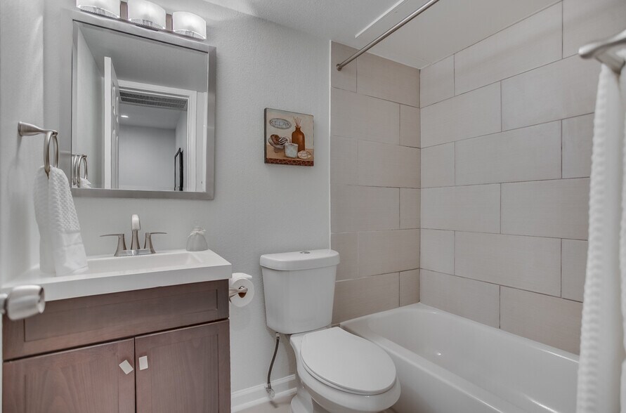 More Photos Of 4927 San Jacinto St, Dallas Apartments For Sale