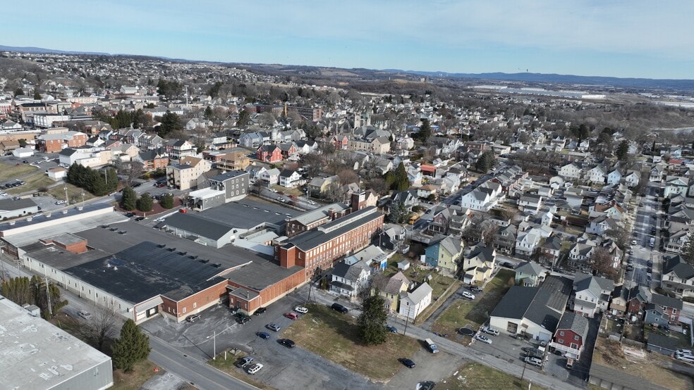 More Photos Of 240 S Main St, Nazareth Flex For Lease