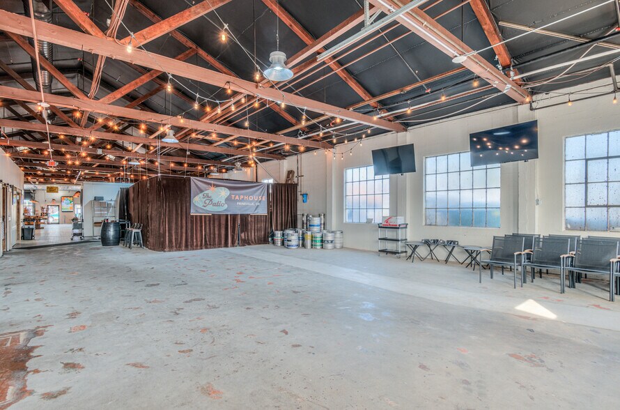 More Photos Of 420 N Main St, Prineville Restaurant For Lease