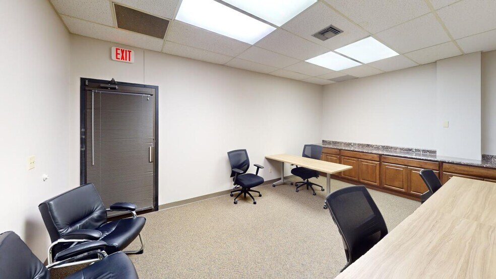 More Photos Of 13057 W Center Rd, Omaha Office For Lease