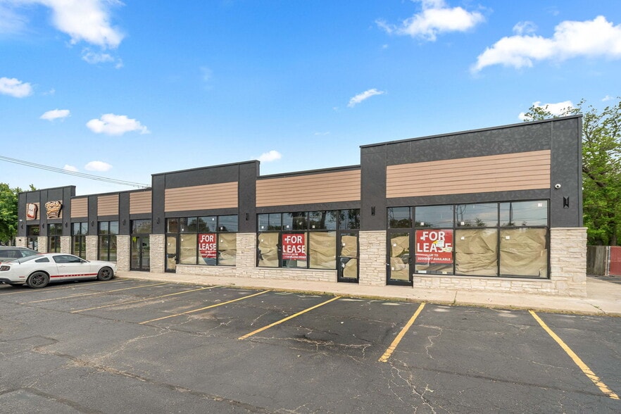 More Photos Of 10290-10296 S 78th Ave, Palos Hills Freestanding For Lease