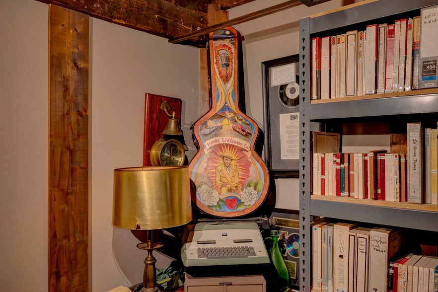 More Photos Of 114-116 17th Ave S, Nashville Office For Sale