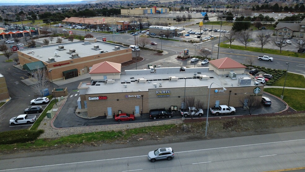 More Photos Of 4008 W 27th Ave, Kennewick General Retail For Lease