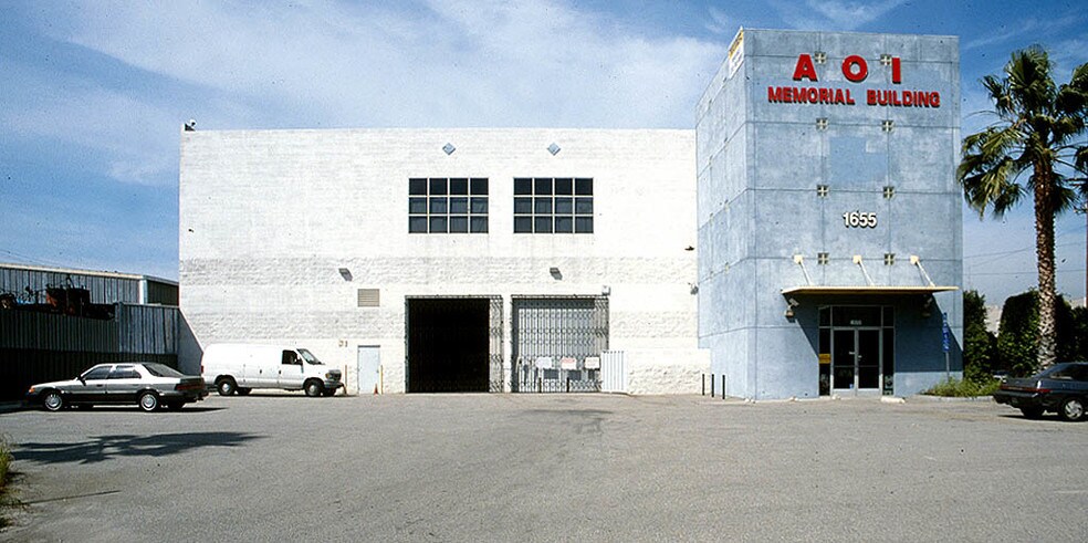 More Photos Of 1655 E 14th St, Los Angeles Warehouse For Lease