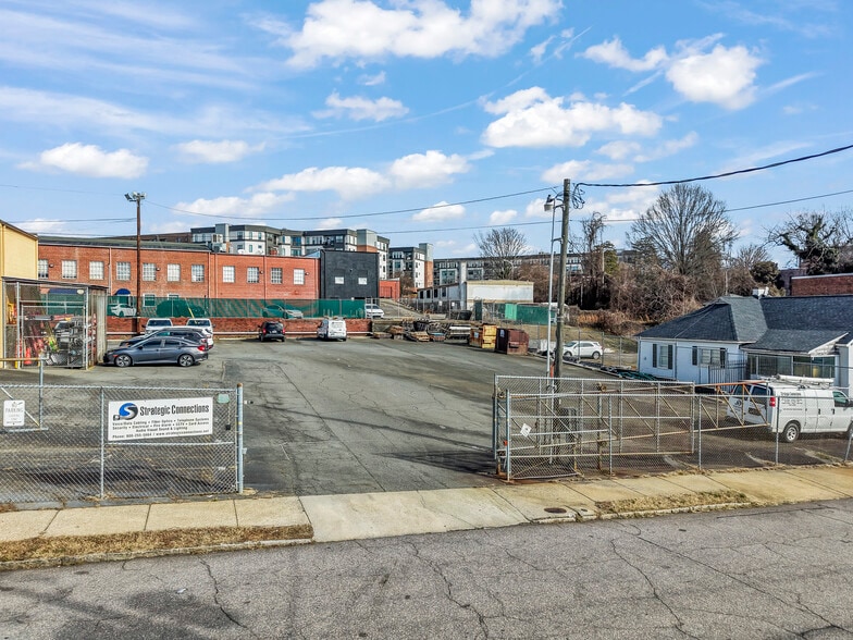 More Photos Of 961 Burke St, Winston-Salem Storefront Retail Office For Sale