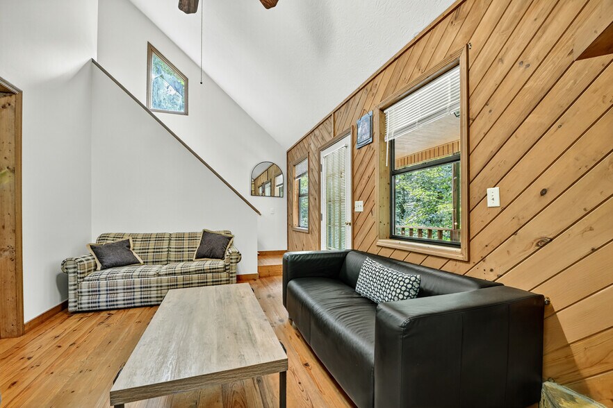 More Photos Of 77 Alpine Way, Blairsville Hotel For Sale