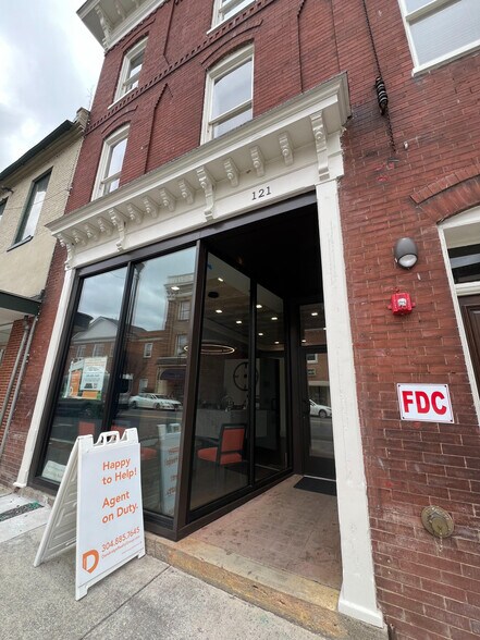 Primary Photo Of 121 W Washington St, Charles Town Storefront Retail Residential For Lease