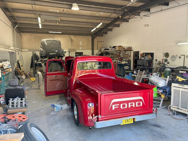 More Photos Of 890 Sleepy Hollow Rd, Powder Springs Warehouse For Lease