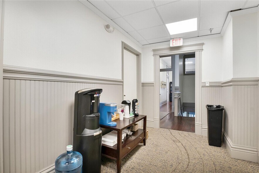 More Photos Of 13 W Pine St, Orlando Storefront Retail Office For Lease