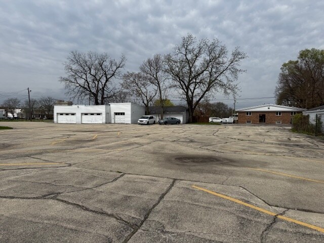 More Photos Of 304 N 5th St, Rockford Specialty For Sale