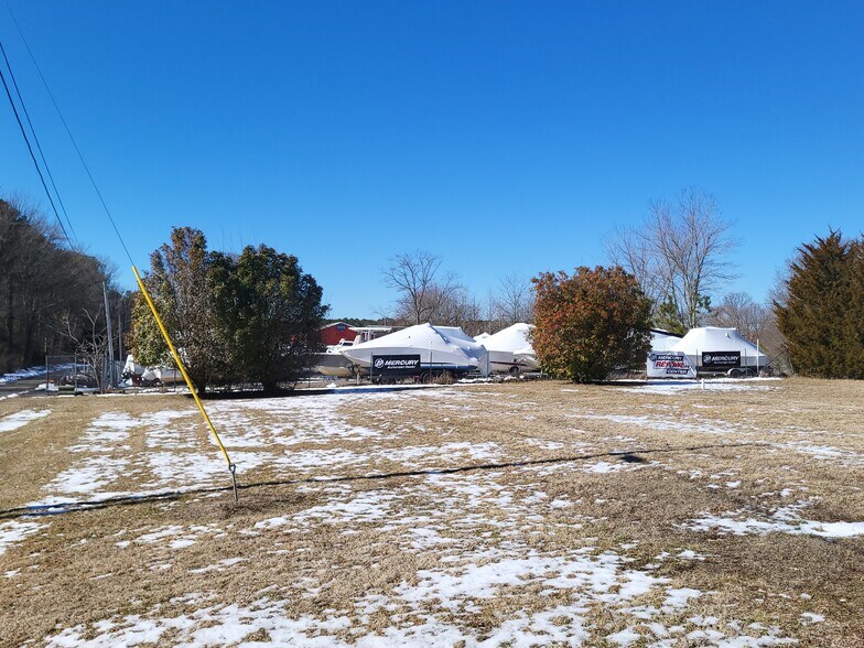 More Photos Of 9649 New Rd, Mcdaniel Marina For Sale