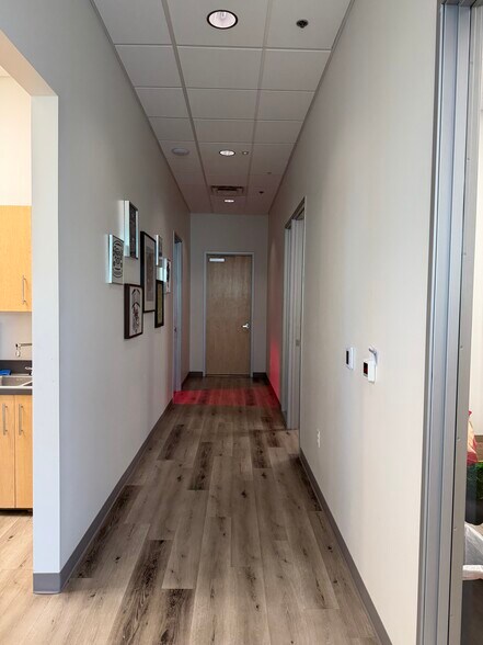 More Photos Of 7421 S 89th Pl, Mesa Showroom For Lease