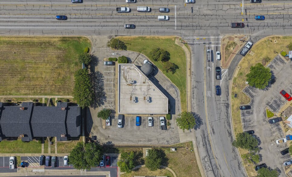 More Photos Of 902 Palm Valley Blvd, Round Rock Bank For Sale