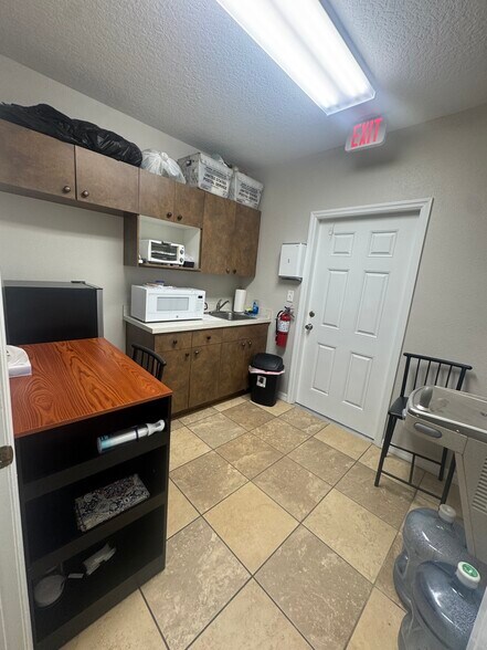More Photos Of 3212-3214 Hillsdale Ln, Kissimmee Medical For Lease