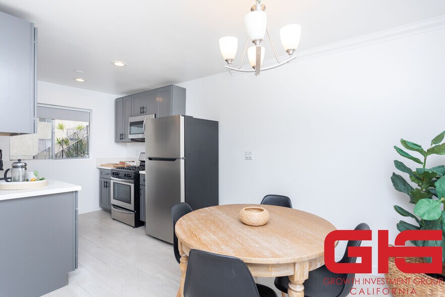 More Photos Of 376 N Avenue 57, Los Angeles Apartments For Sale