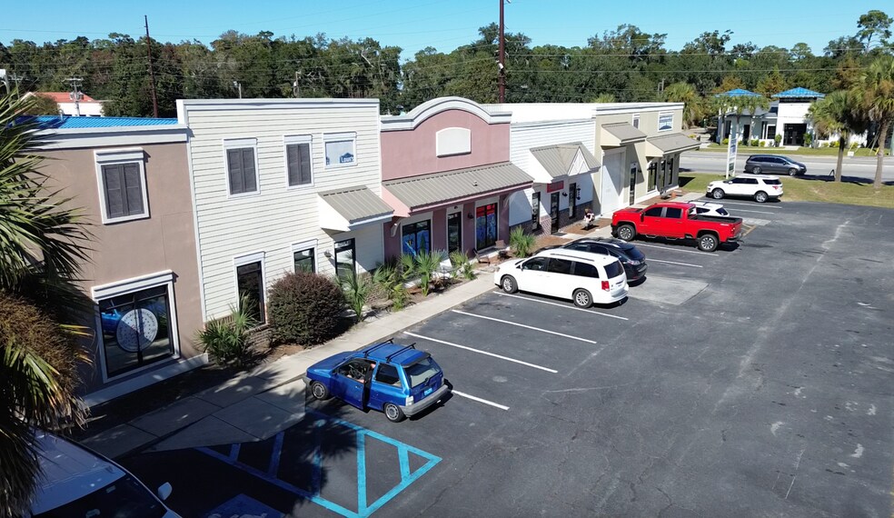 More Photos Of 820 Parris Island Gtwy, Beaufort Freestanding For Sale