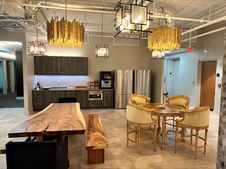 More Photos Of 121 Alhambra Plz, Coral Gables Office For Lease