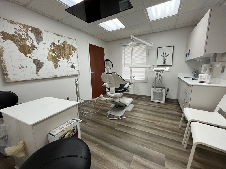 More Photos Of 600 Stony Brook Ct, Newburgh Medical For Sale