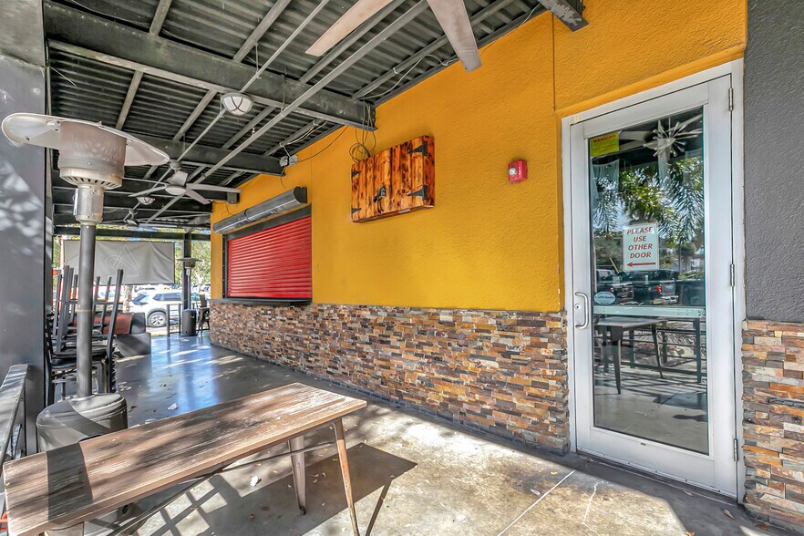 More Photos Of 122 S Howard Ave, Tampa Restaurant For Lease