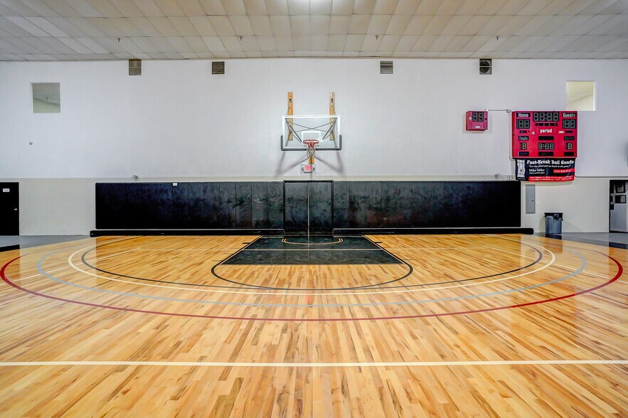 More Photos Of 950 S Central Ave, Compton Schools For Sale