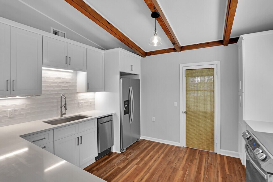 More Photos Of 1813 Seminole Rd, Atlantic Beach Multifamily For Sale