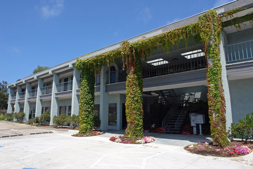 More Photos Of 2880 Soquel Ave, Santa Cruz Office For Lease