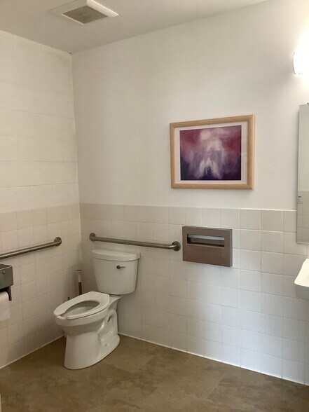 More Photos Of 511-517 Petaluma Ave, Sebastopol Medical For Lease