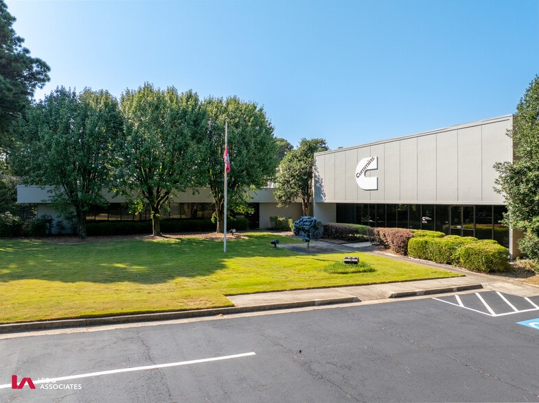 More Photos Of 5125 Highway 85, College Park Warehouse For Sale