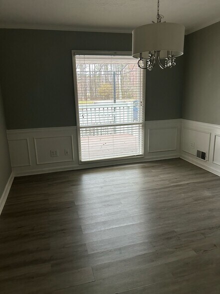 More Photos Of 4455 State Bridge Way, Alpharetta Office Residential For Lease