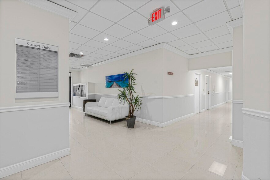 More Photos Of 9240 Sunset Dr, Miami Medical For Lease