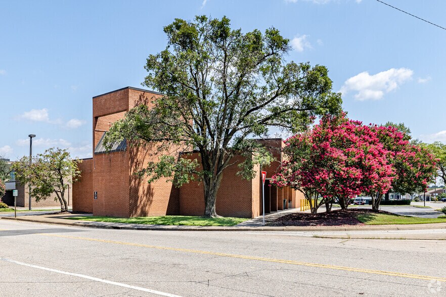 More Photos Of 101 E City Point Rd, Hopewell Bank For Sale