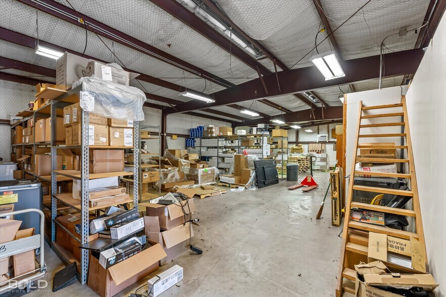 More Photos Of 523 Oxford Rd, Mansfield Office For Sale