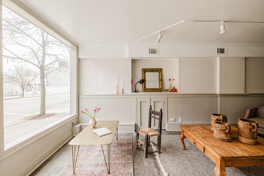 More Photos Of 323 Warren St, Hudson Storefront Retail Residential For Sale