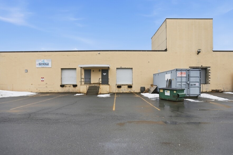 More Photos Of 678 Andover St, Lawrence Light Manufacturing For Lease