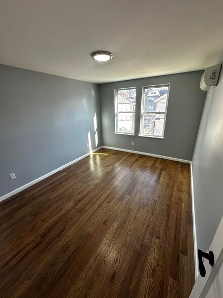 More Photos Of 1468-1472 Baldwin St, Waterbury Storefront Retail Residential For Sale