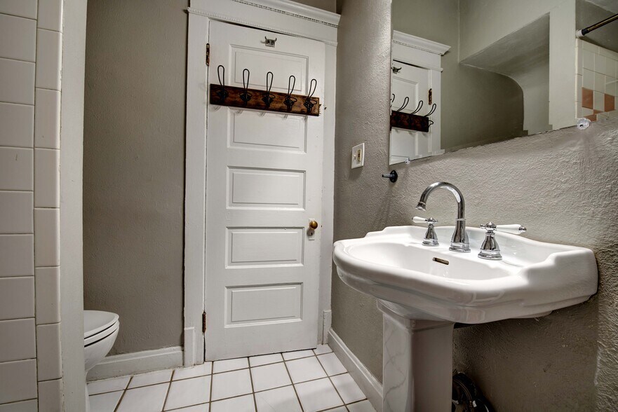 More Photos Of 1225 N Clarkson St, Denver Apartments For Sale