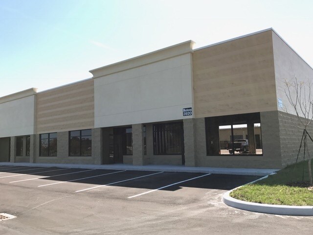 More Photos Of 3920 Anchuca Dr, Lakeland Warehouse For Lease