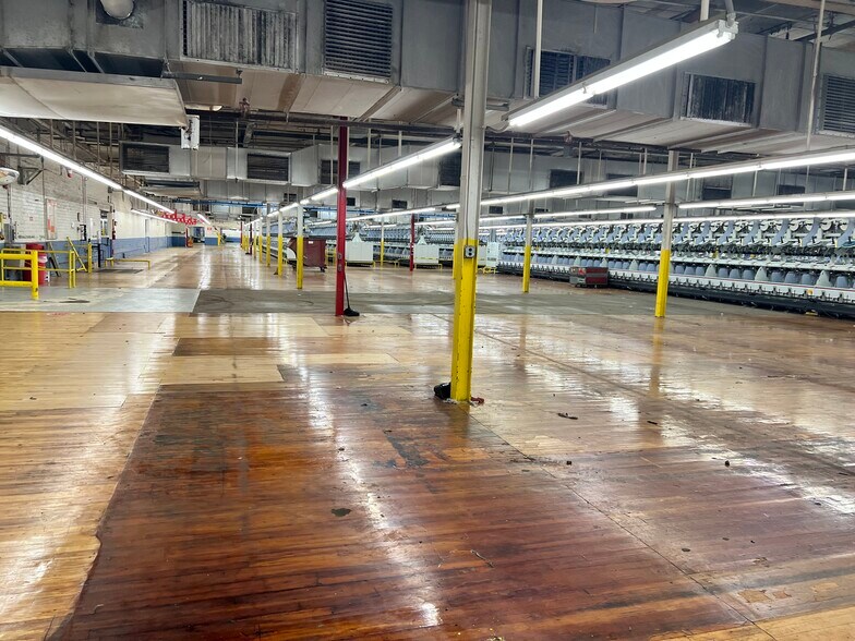 More Photos Of 1527 Waring Rd NW, Dalton Manufacturing For Sale