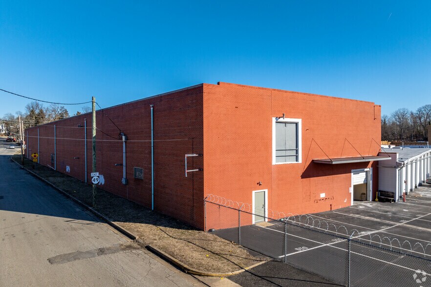 More Photos Of 330 E Commerce St, Bridgeton Specialty For Sale