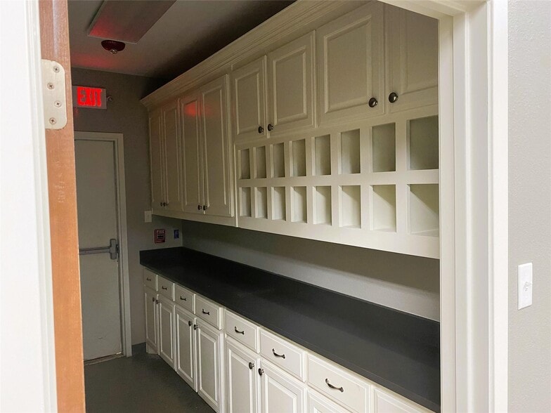 More Photos Of 475 Old Dorchester, Sherman Schools For Sale