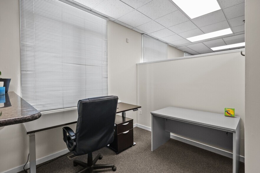 More Photos Of 105 Corporate Dr E, Langhorne Office For Sale